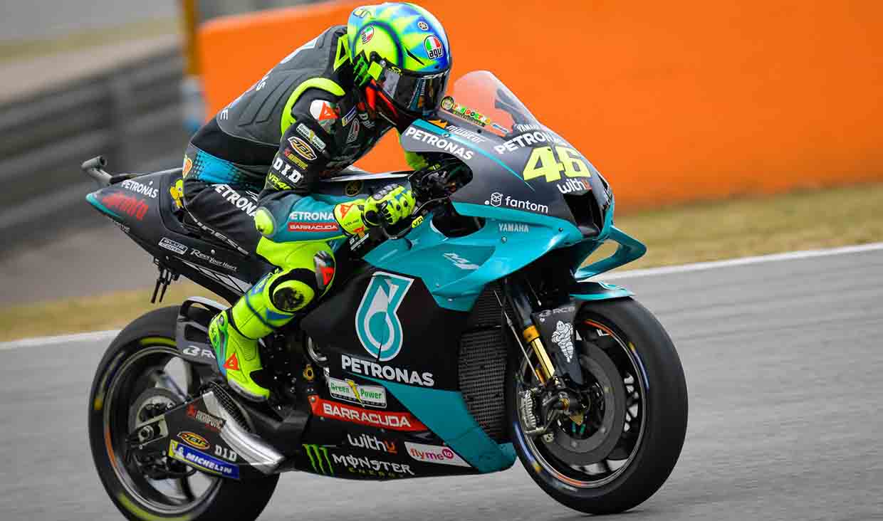 Rossi Mustahil Pensiun